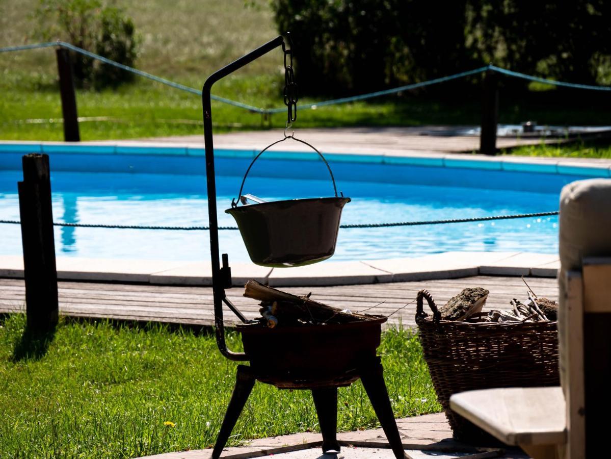 Ugo Apartman Halászi Εξωτερικό φωτογραφία