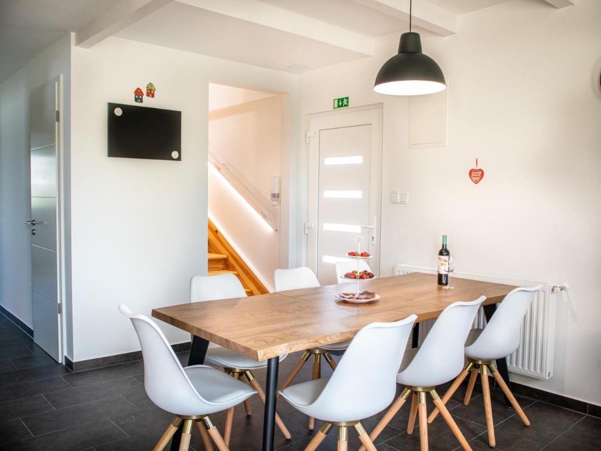 Ugo Apartman Halászi Εξωτερικό φωτογραφία